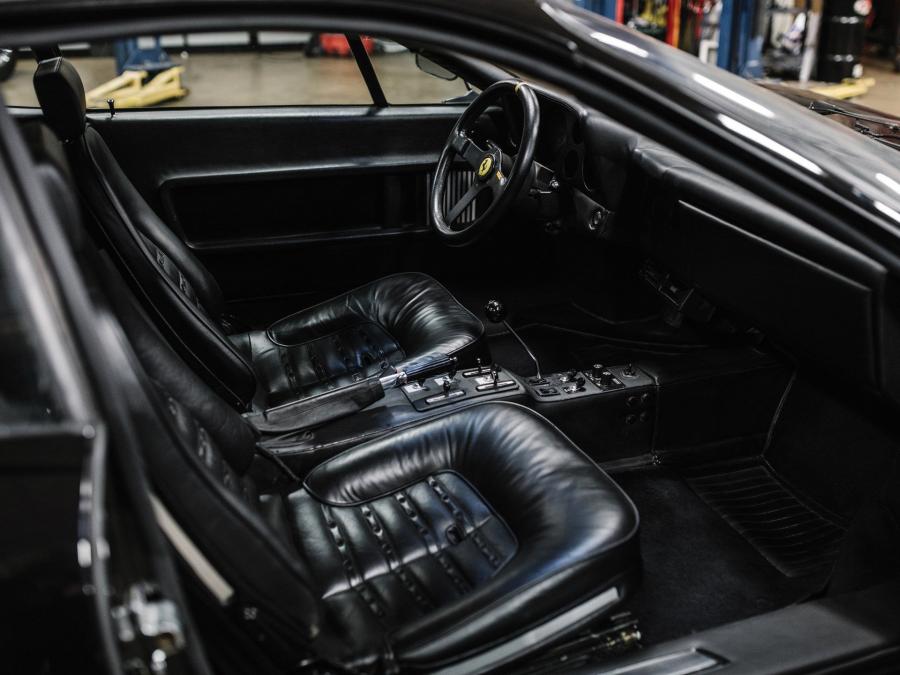 Интерьер Ferrari 512 BB Custom (28981) 1979 года  (фото 3 из 35)